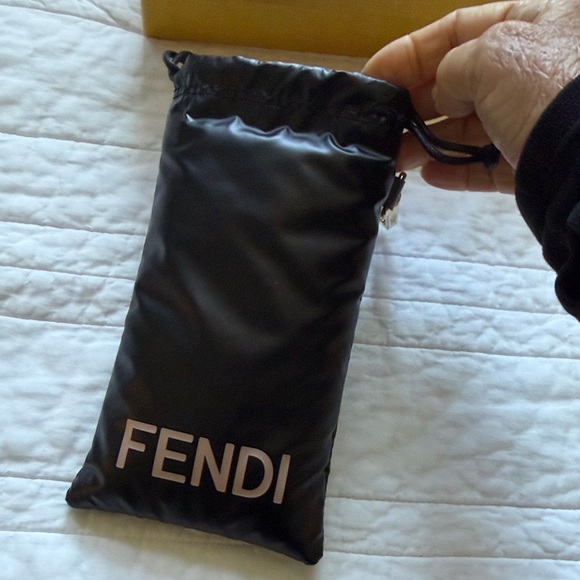 Fendi Rimless Sunglasses with Gold Hardware - Black Gradient Lenses - Picture 4 of 7